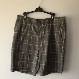 Men’s PGA Tour Golf Shorts Grey and Blue Plaid